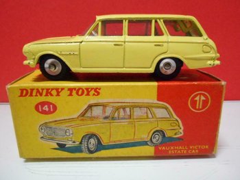 DINKY TOYS 141 VAUXHALL VICTOR ESTATE CAR